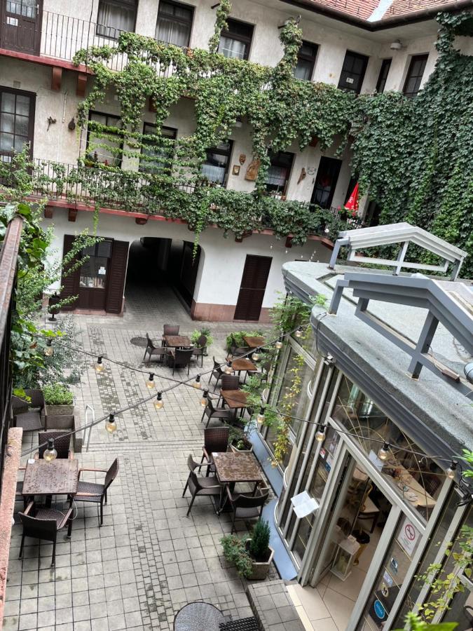 Wiener Garden Győr Exteriör bild